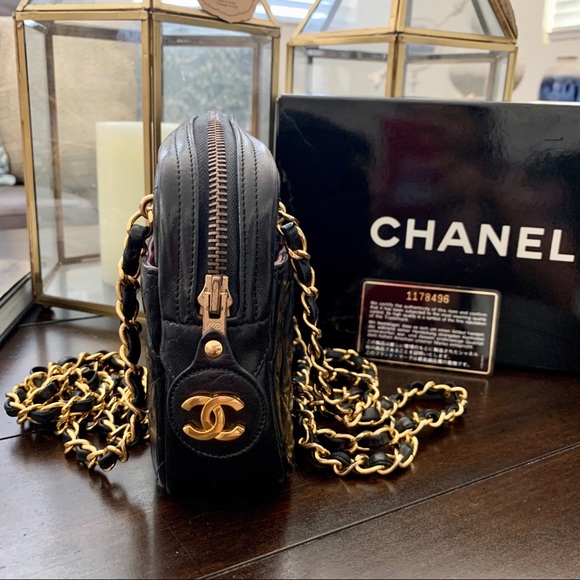 ❤️SOLD- Chanel Quilted Mini Matelasse CC Lambskin - Picture 4 of 12